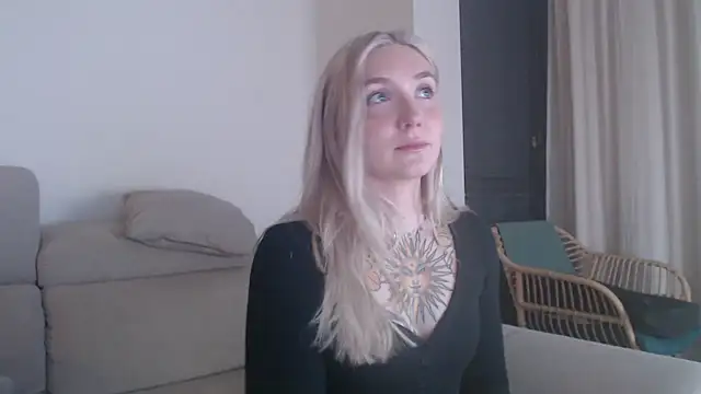 Snapshot of tattoobbgirl chatting on 5, 12, 2025 tattoobbgirl online show from 5, 12, 2025