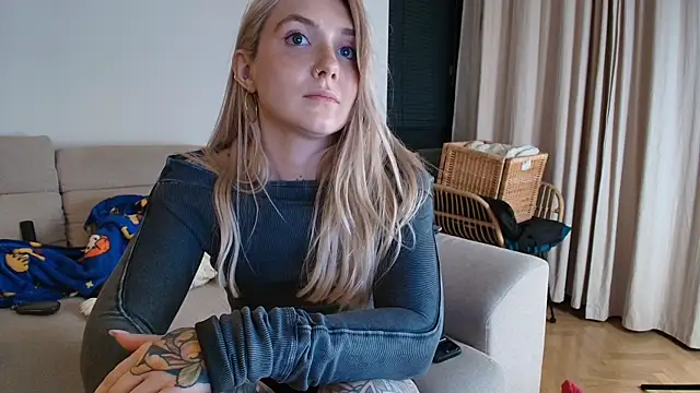 Snapshot of tattoobbgirl chatting on 18, 4, 2026 tattoobbgirl online show from 18, 4, 2026