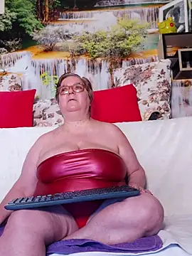 QueenPammy1 online show from 9, 10, 2025