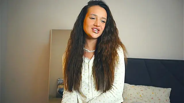 LynnaCurvin online show from 21, 3, 2025