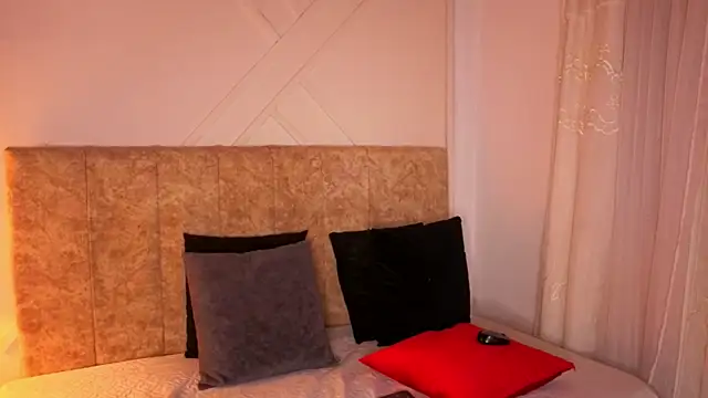 angelinarouse  online show from 16, 4, 2026