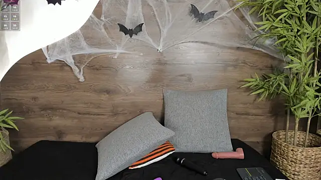 mia lacy  online show from 30, 10, 2025