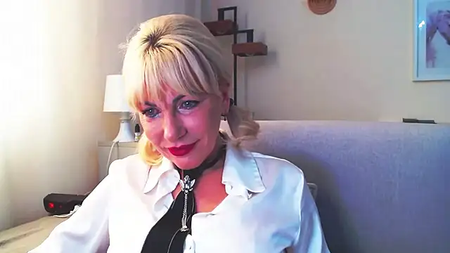 GabrielleTrue online show from 2, 10, 2025