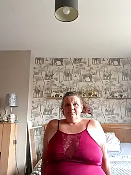 MissQueenBeex online show from 21, 3, 2025