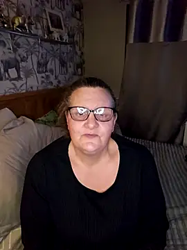 Snapshot of MissQueenBeex chatting on 25, 2, 2026 MissQueenBeex online show from 25, 2, 2026