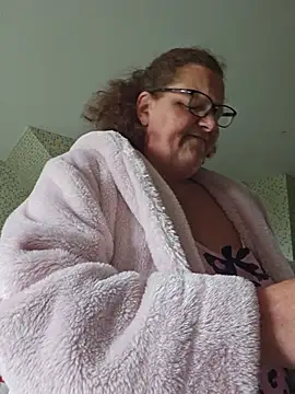MissQueenBeex online show from 4, 6, 2026