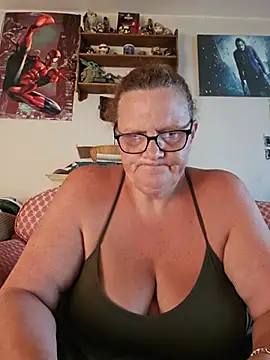 MissQueenBeex online show from 20, 7, 2026