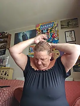 MissQueenBeex online show from 31, 7, 2026