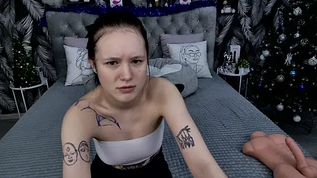 CarolineTenders online show from 21, 12, 2025