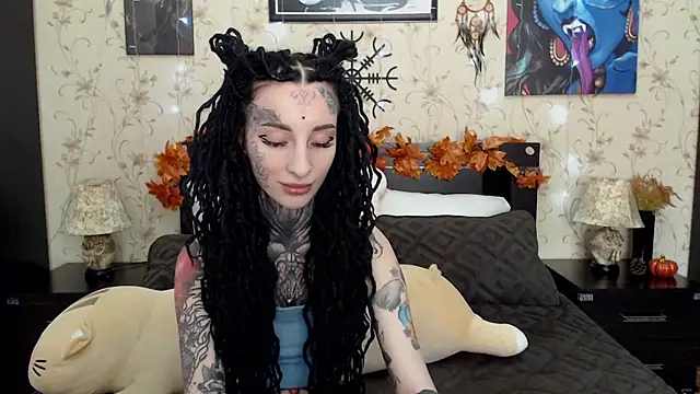 Snapshot of Velvetbat chatting on 13, 10, 2025 Velvetbat online show from 13, 10, 2025
