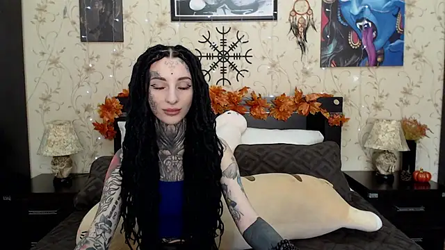 Snapshot of Velvetbat chatting on 14, 10, 2025 Velvetbat online show from 14, 10, 2025