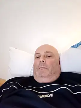 Alexis Bull online show from 19, 3, 2025