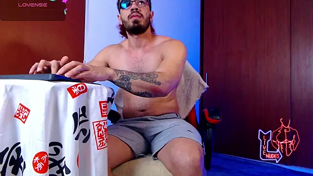 Snapshot of pirata_fitness chatting on 7, 3, 2026 pirata fitness online show from 7, 3, 2026