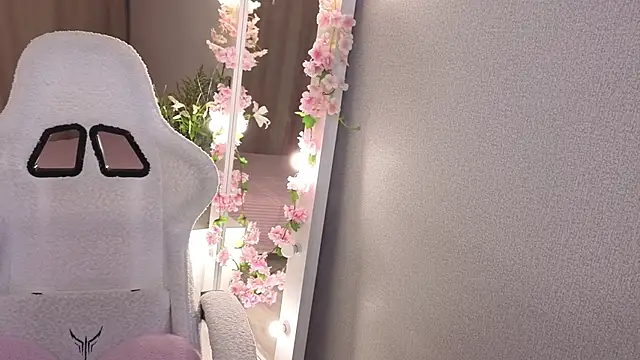 Betty  Davvis online show from 17, 11, 2025