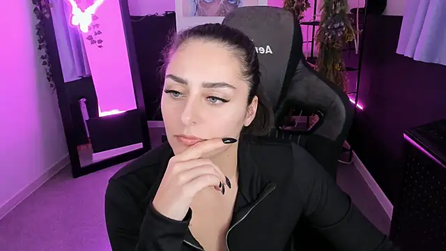 ValeriiMills online show from 8, 11, 2025