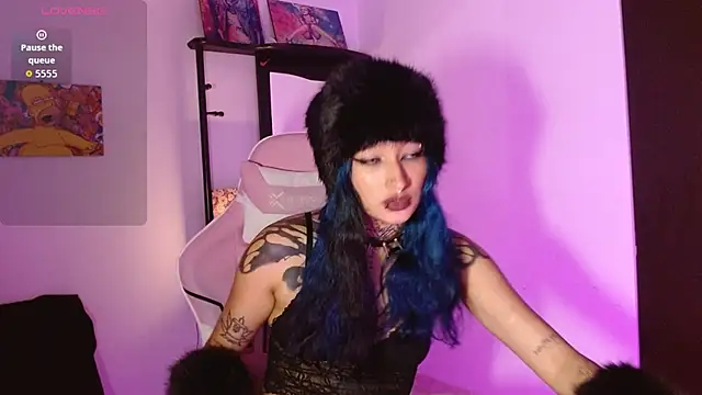 Snapshot of SharaRoss1 chatting on 4, 11, 2025 SharaRoss1 online show from 4, 11, 2025