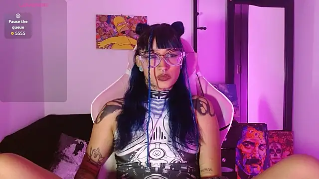 Snapshot of SharaRoss1 chatting on 19, 12, 2025 SharaRoss1 online show from 19, 12, 2025