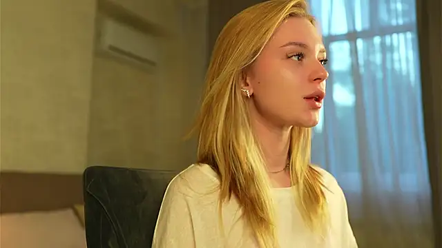 Cyberheart  online show from 1, 10, 2025