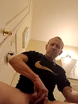 moasslicker online show from 20, 3, 2025