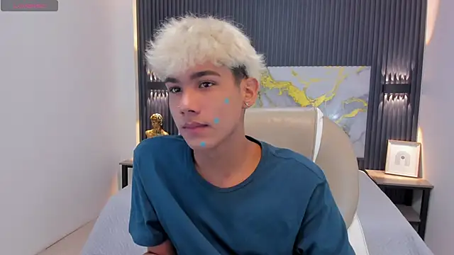 OliverTwinky online show from 4, 10, 2025