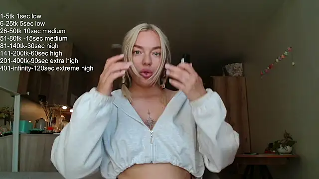 Snapshot of Eva___forever chatting on 24, 6, 2026 Eva forever online show from 24, 6, 2026