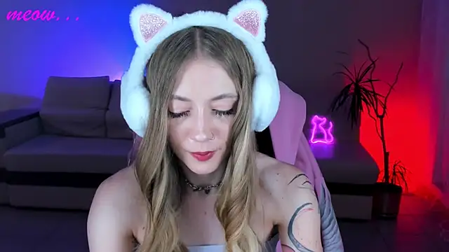 SweetMeeow online show from 21, 11, 2025