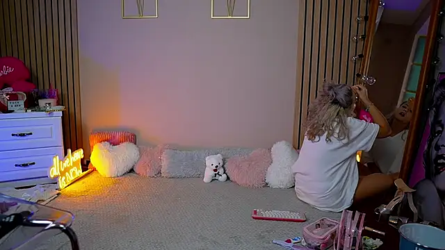 SabrinaJade online show from 9, 9, 2025