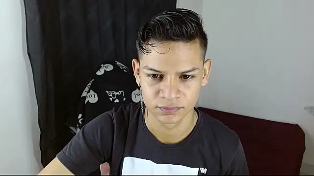 Snapshot of axce1_boy24 chatting on 21, 3, 2025 axce1 boy24 online show from 21, 3, 2025