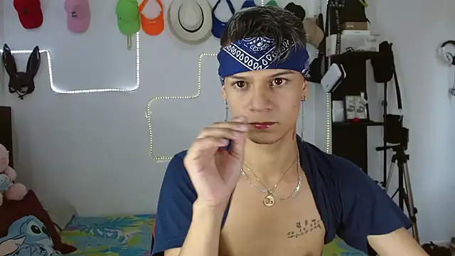 Snapshot of axce1_boy24 chatting on 11, 9, 2025 axce1 boy24 online show from 11, 9, 2025