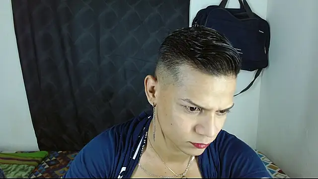 Snapshot of axce1_boy24 chatting on 21, 10, 2025 axce1 boy24 online show from 21, 10, 2025