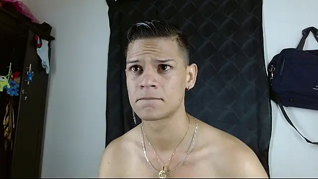 Snapshot of axce1_boy24 chatting on 7, 11, 2025 axce1 boy24 online show from 7, 11, 2025