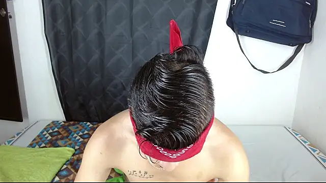 Snapshot of axce1_boy24 chatting on 2, 12, 2025 axce1 boy24 online show from 2, 12, 2025