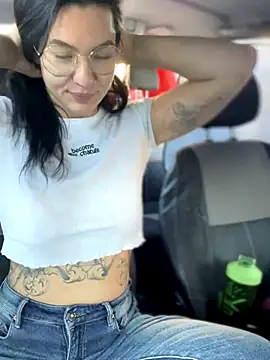 Snapshot of MeekyRich chatting on 20, 10, 2025 MeekyRich online show from 20, 10, 2025