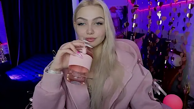 Snapshot of LinaLirian chatting on 23, 3, 2026 LinaLirian online show from 23, 3, 2026