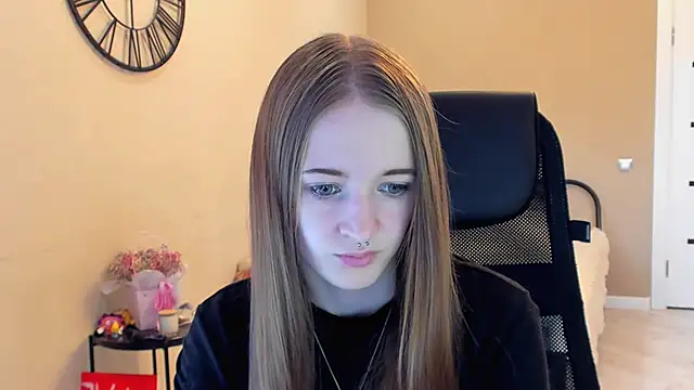 Snapshot of KateKayer chatting on 20, 10, 2025 KateKayer online show from 20, 10, 2025