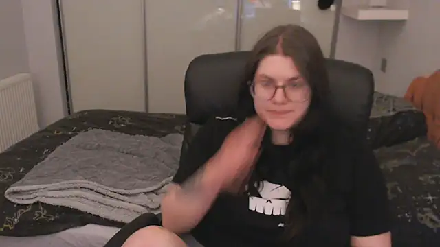 GothSuccubusBabe online show from 19, 2, 2026