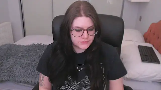 GothSuccubusBabe online show from 25, 2, 2026