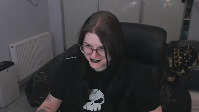 GothSuccubusBabe online show from 31, 5, 2026