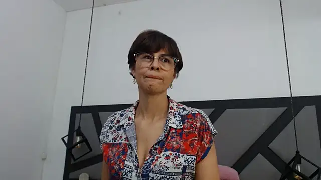amanda ramirez online show from 30, 6, 2026