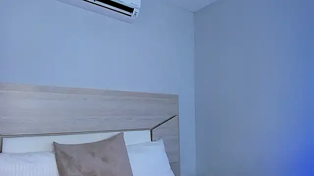 ZoeMorris online show from 22, 11, 2025