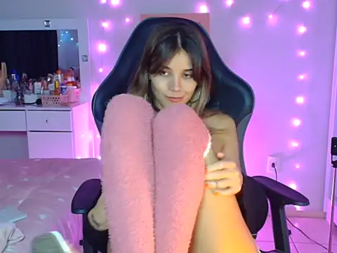 Isis-lavier online show from 22, 10, 2025