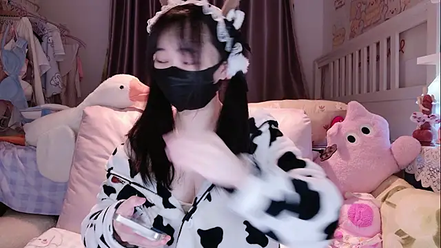 love-uiui online show from 22, 11, 2025