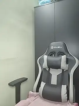 Isha Sax online show from 3, 2, 2026