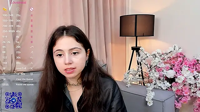 JulianaChapel online show from 18, 9, 2025