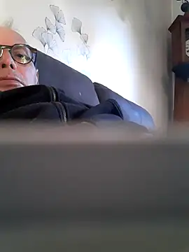 Vince072 online show from 6, 10, 2025