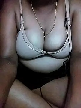 Snapshot of ammutamiltamil chatting on 10, 9, 2025 ammutamiltamil online show from 10, 9, 2025