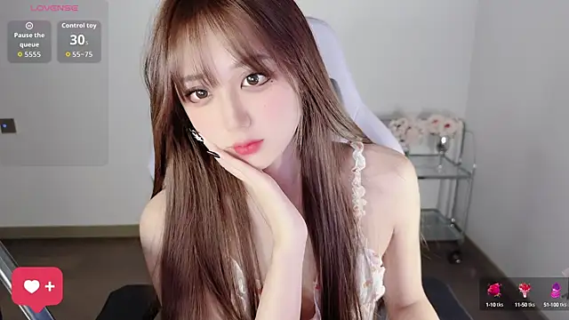 OwQoll online show from 15, 10, 2025