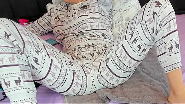 Horny mommy online show from 29, 1, 2025