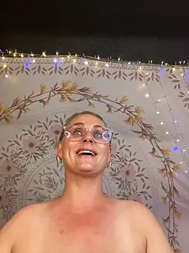 BossMomma0387 online show from 13, 5, 2026