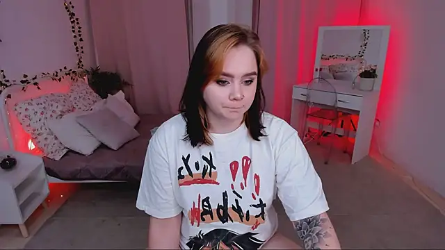 lunaalli online show from 10, 11, 2025